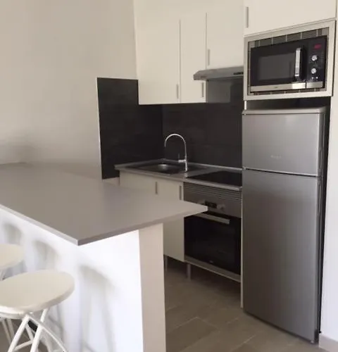 Amplio En Mareverde 아파트 *